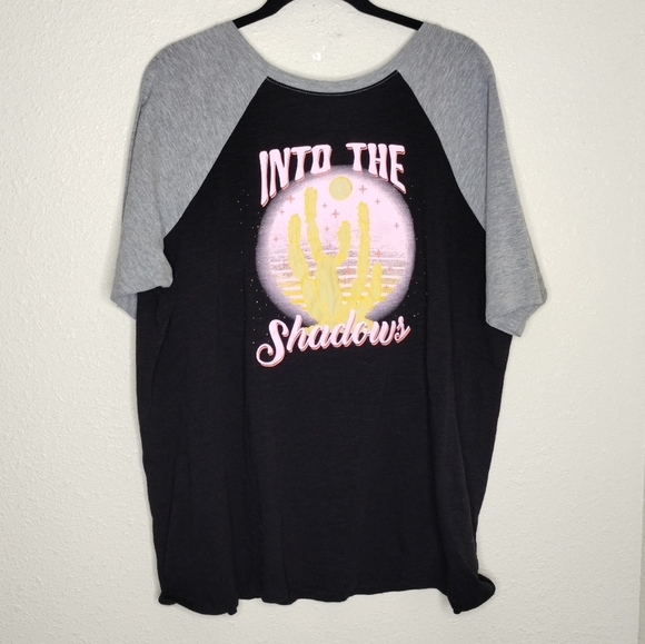 Torrid Raglan Pocket Graphic Tee Into The Shadows Black Gray Plus Size 2X - Picture 3 of 6